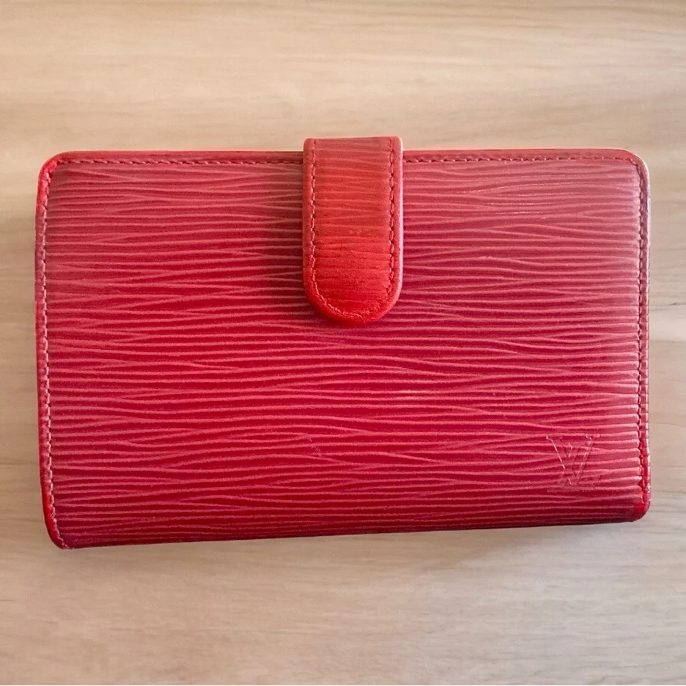 Louis Vuitton Epi Kisslock Bifold Wallet - Picture 1 of 8